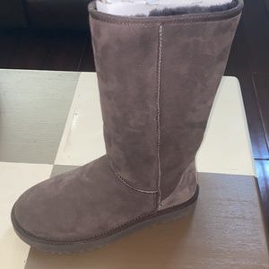 Classic tall chocolate brown ugg boots